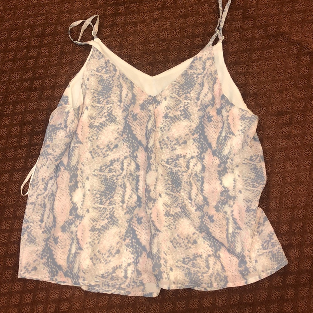 Snake skin tank